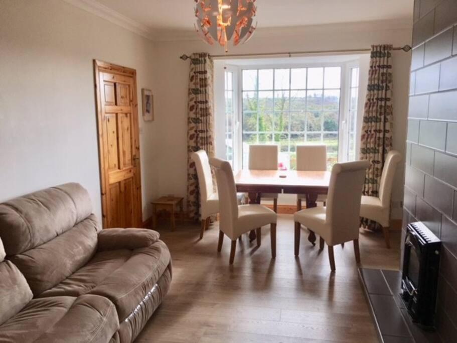 An Uaimh , Superb 6 Bedroom House. Holiday home