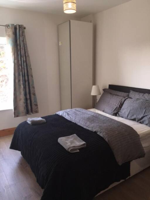 An Uaimh , Superb 6 Bedroom House. Killybegs