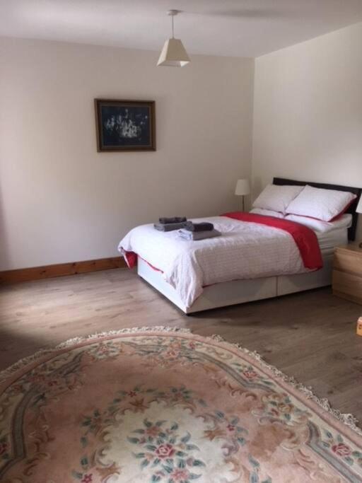 An Uaimh , Superb 6 Bedroom House. Holiday home Killybegs