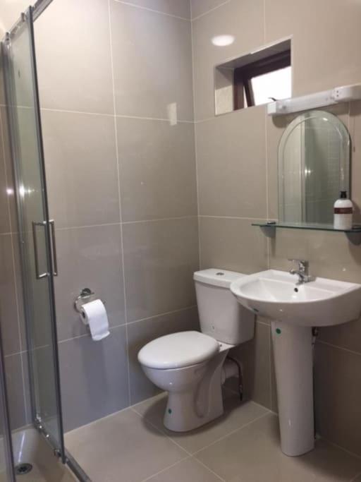 An Uaimh , Superb 6 Bedroom House. * Killybegs