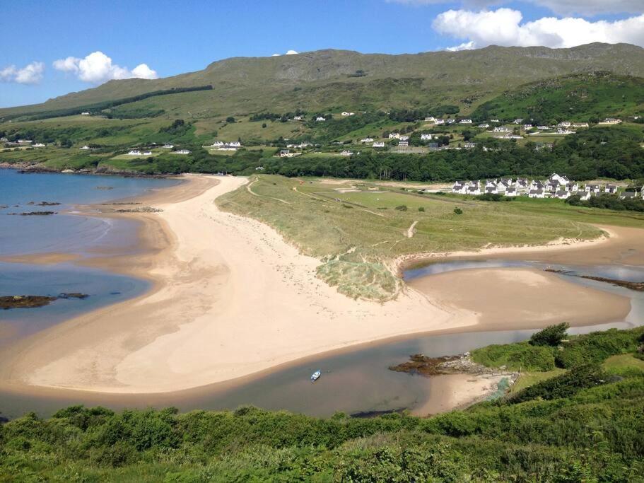 An Uaimh , Superb 6 Bedroom House. Killybegs